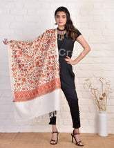 Chal con estola bordada de Cachemira