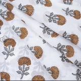 Tela estampada de algodón a mano.