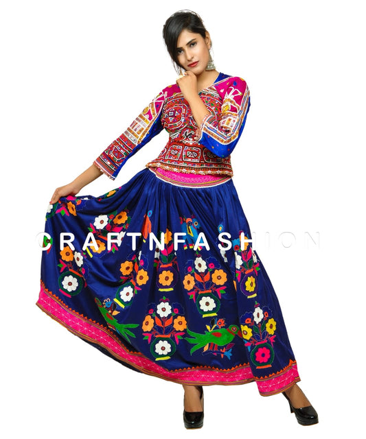Falda Kutch con bordado tradicional