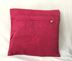 Housse de coussin brodée à la main